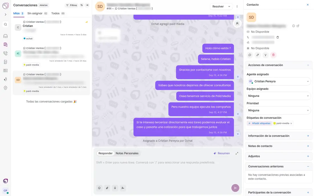 Bandeja de Ochat con una conversación abierta y las acciones del administrador